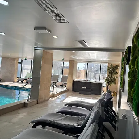 Sunny Vibe - Indoor Pool & شقة *